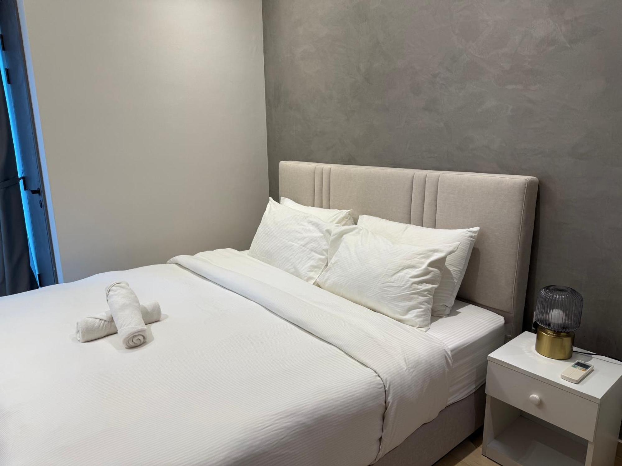 Night At Eaton Residences Klcc Pangsapuri