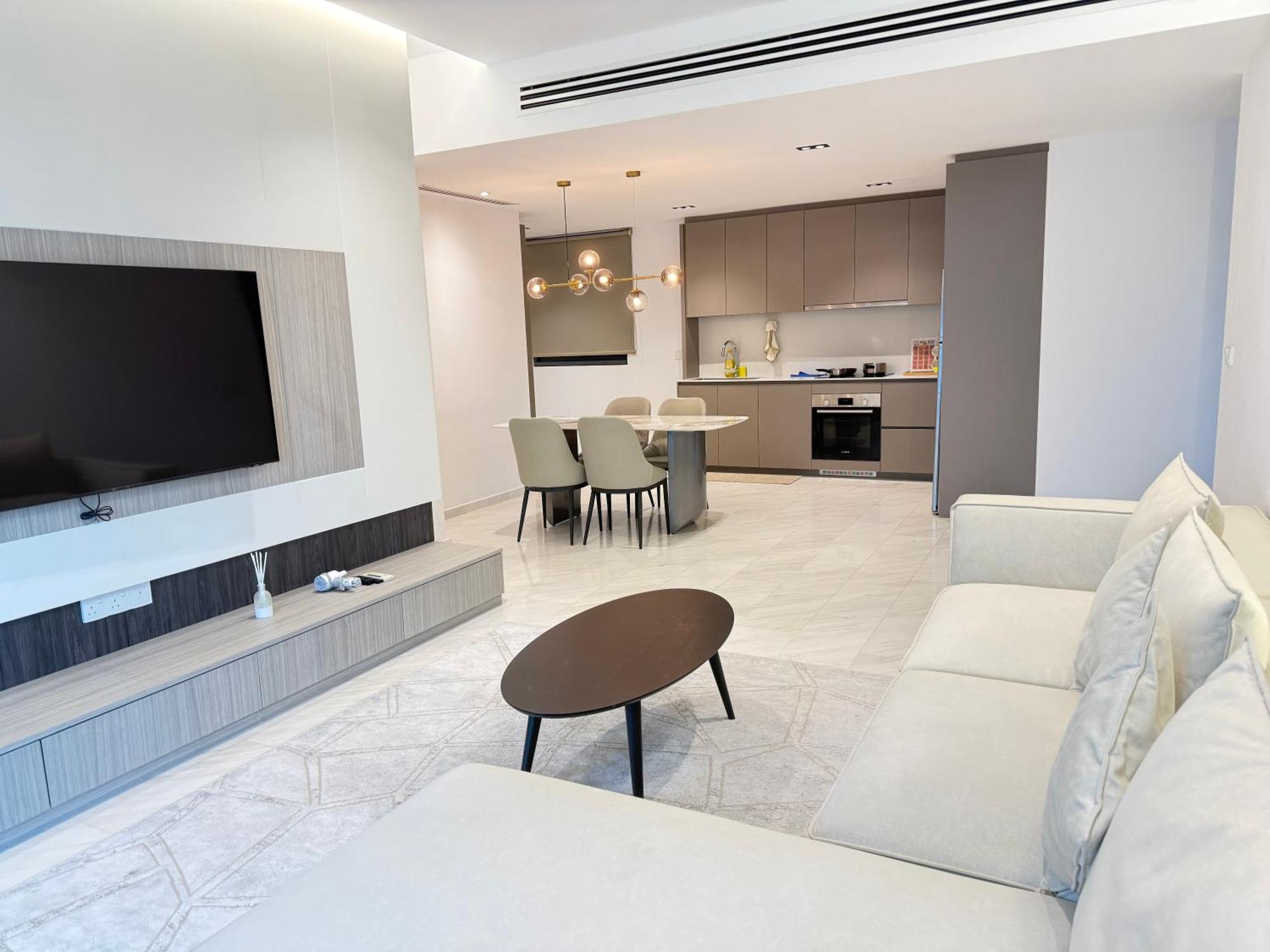 Night At Eaton Residences Klcc Pangsapuri