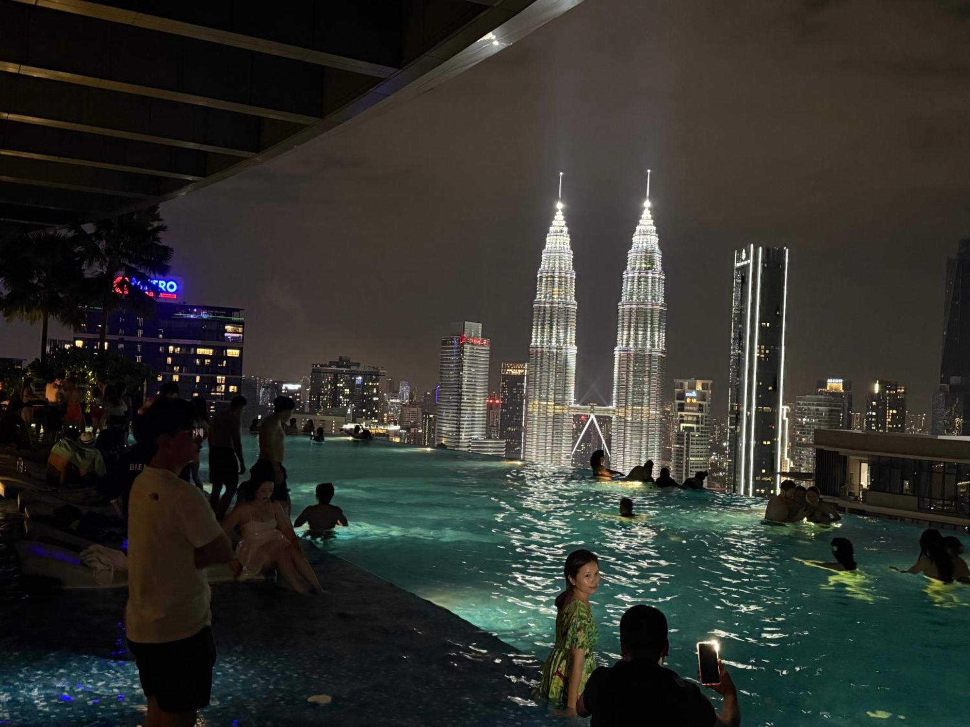 Night At Eaton Residences Klcc Kuala Lumpur