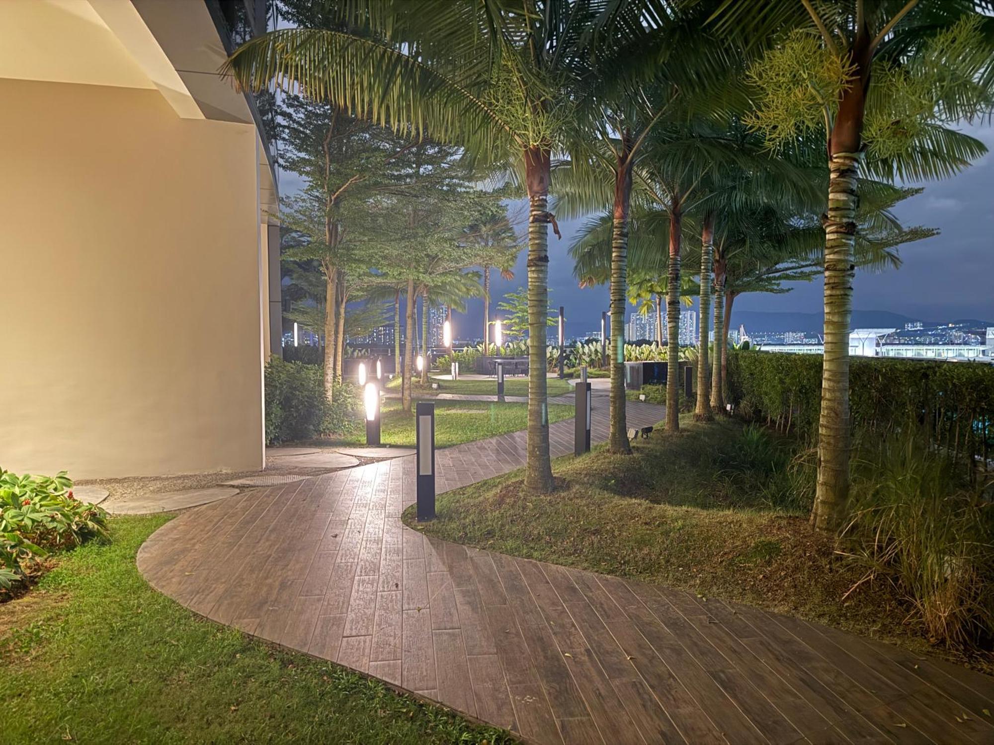 Night At Eaton Residences Klcc Pangsapuri