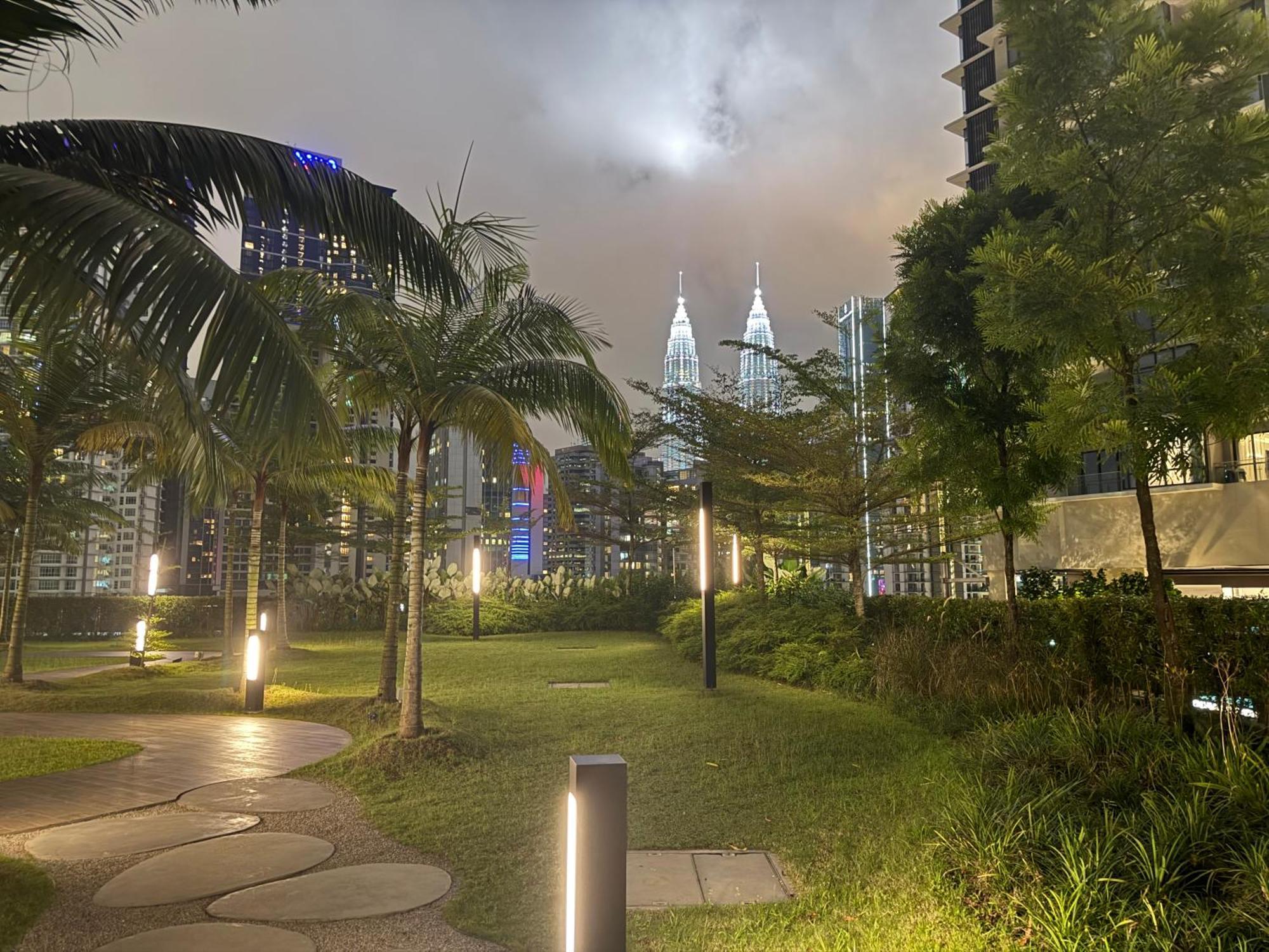 Night At Eaton Residences Klcc Pangsapuri *